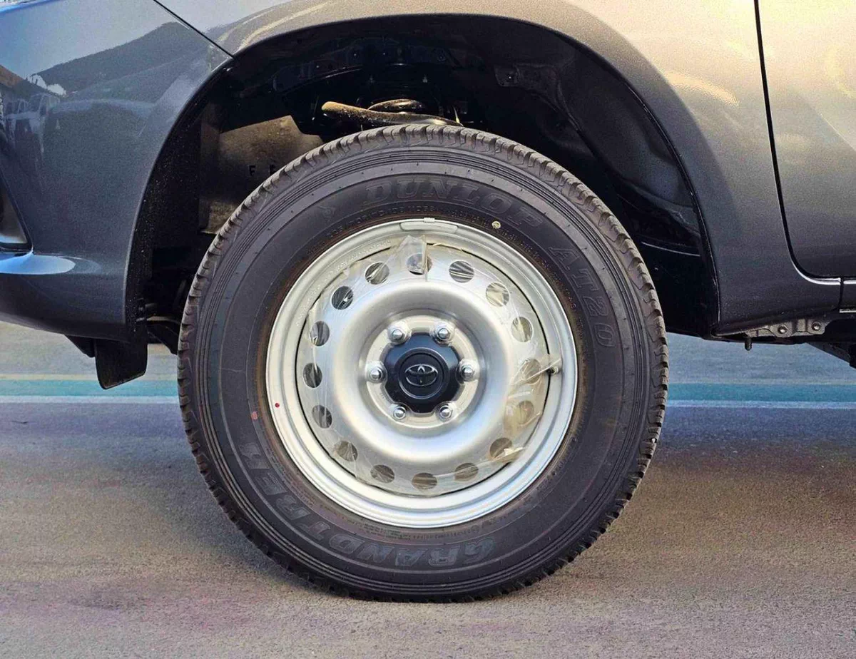 Toyota Hilux TOYOTA HILUX NARROW BODY || DOUBLE CABIN | BASIC 5SEATER | DIESEL 2.4L MT 4WD (CODE # HDB5B) GRAY 20-7-0
