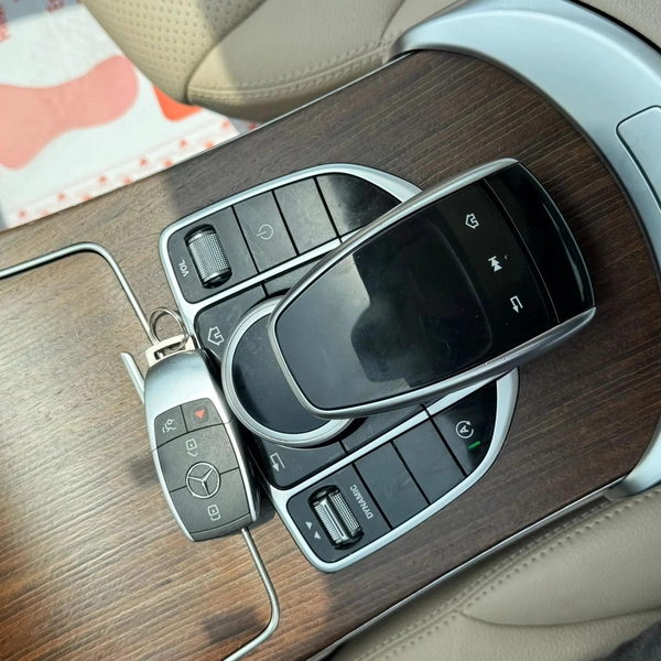 MERCEDES BENZ C300 2020 | SILVER ( REF-ACD )