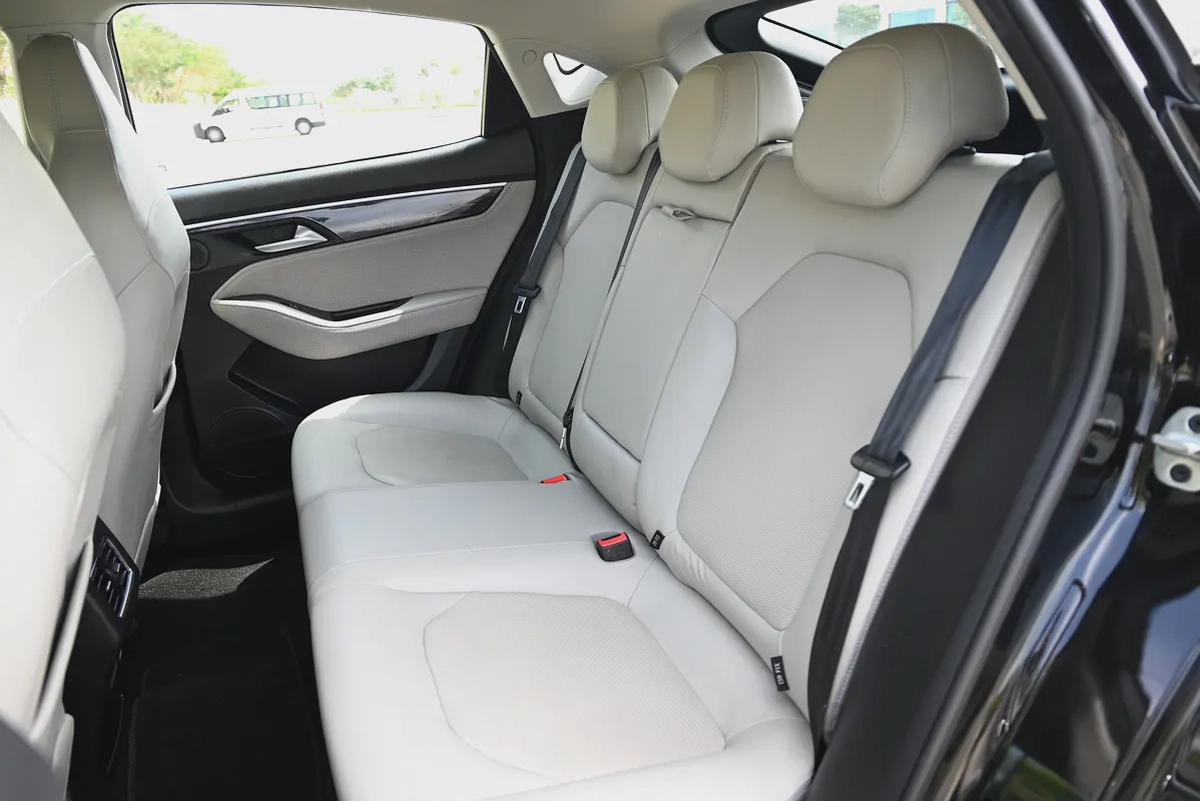 0% DP - JAC J7 LUXURY 2023 - LOW MILEAGE - WELL MAINTAINED-14-14
