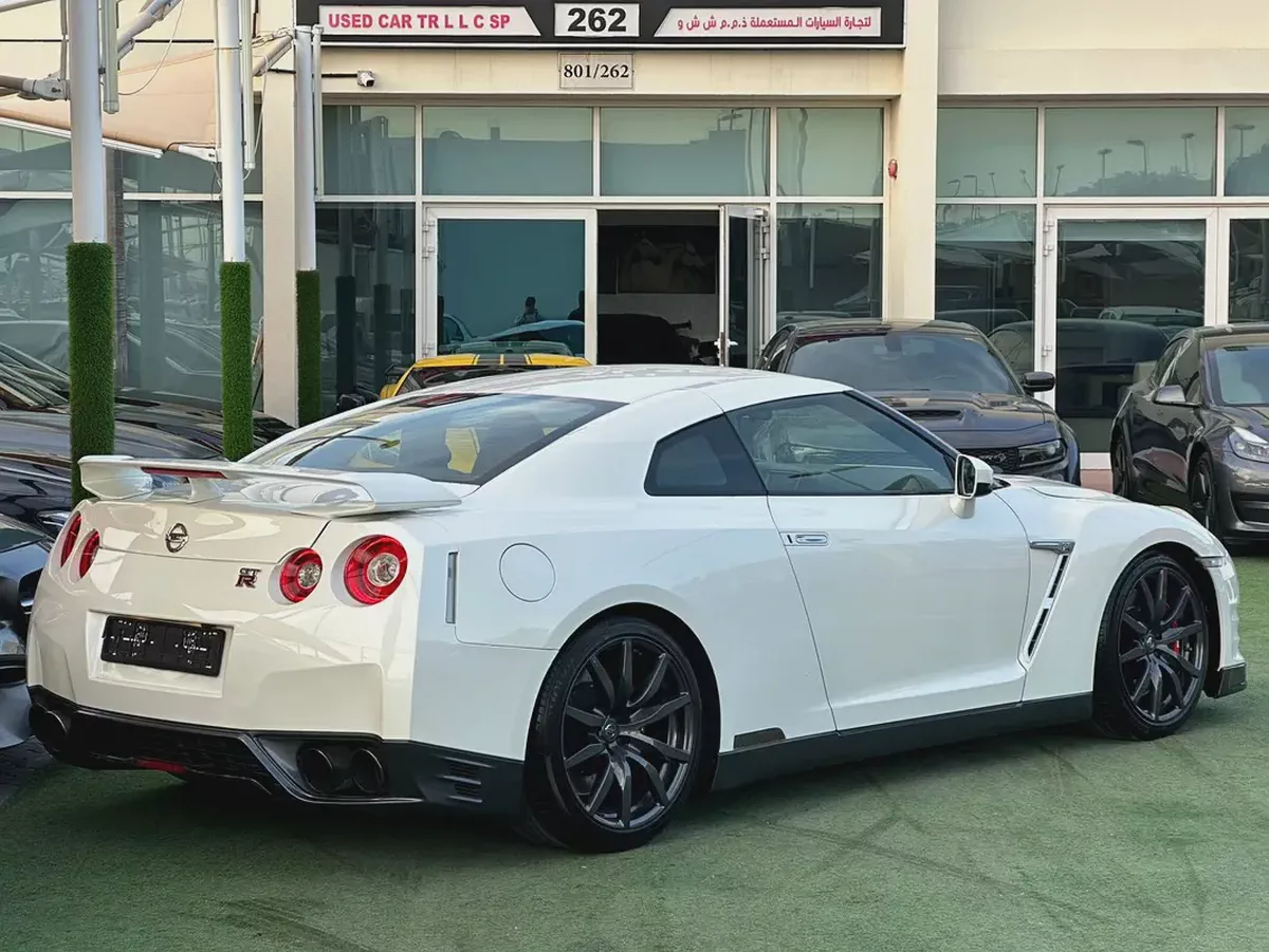 Nissan GT-R Premium 2016 GCC Specs-3-3