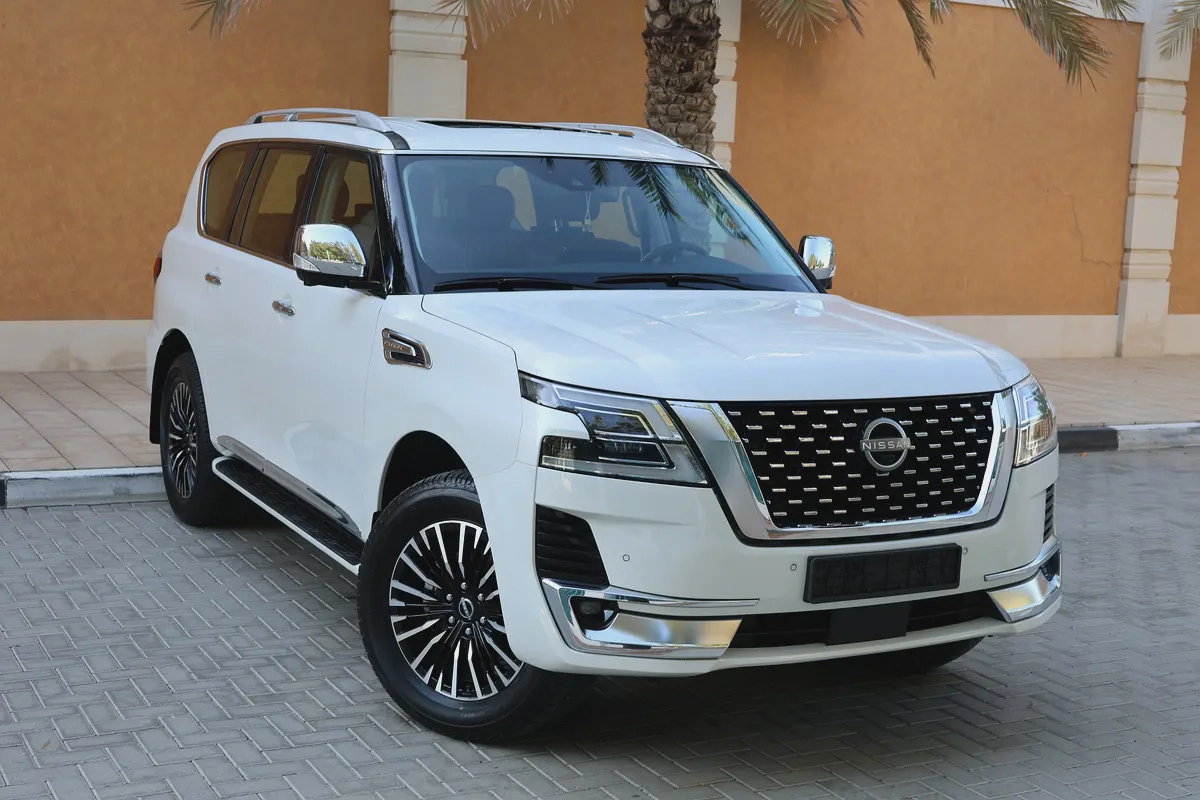 PATROL V6 SE PLATINUM - GCC SPECS - PPF - WARRANTY AND SERVICE - ACCIDENT FREE --1-1