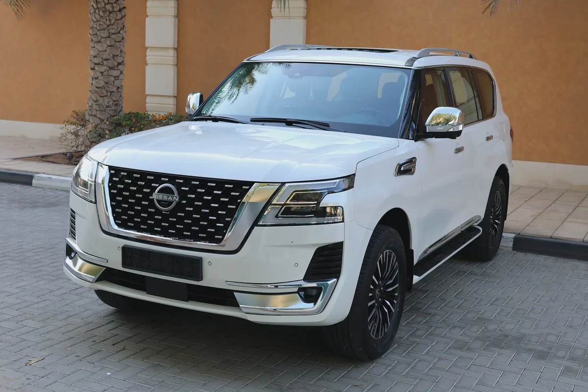 PATROL V6 SE PLATINUM - GCC SPECS - PPF - WARRANTY AND SERVICE - ACCIDENT FREE --2-2