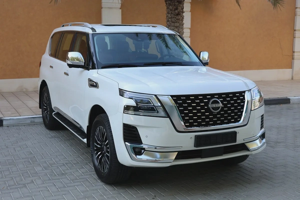 PATROL V6 SE PLATINUM - GCC SPECS - PPF - WARRANTY AND SERVICE - ACCIDENT FREE -