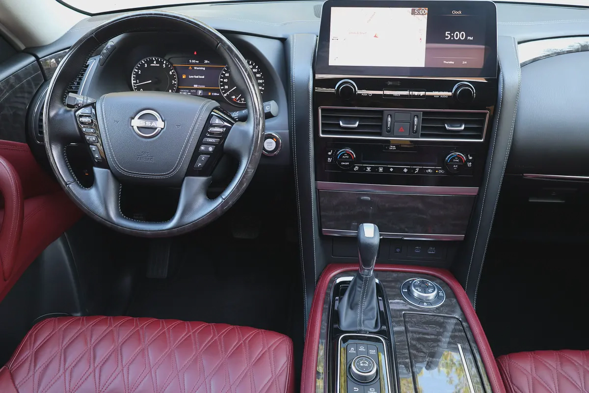 PATROL V6 SE PLATINUM - GCC SPECS - PPF - WARRANTY AND SERVICE - ACCIDENT FREE --13-13