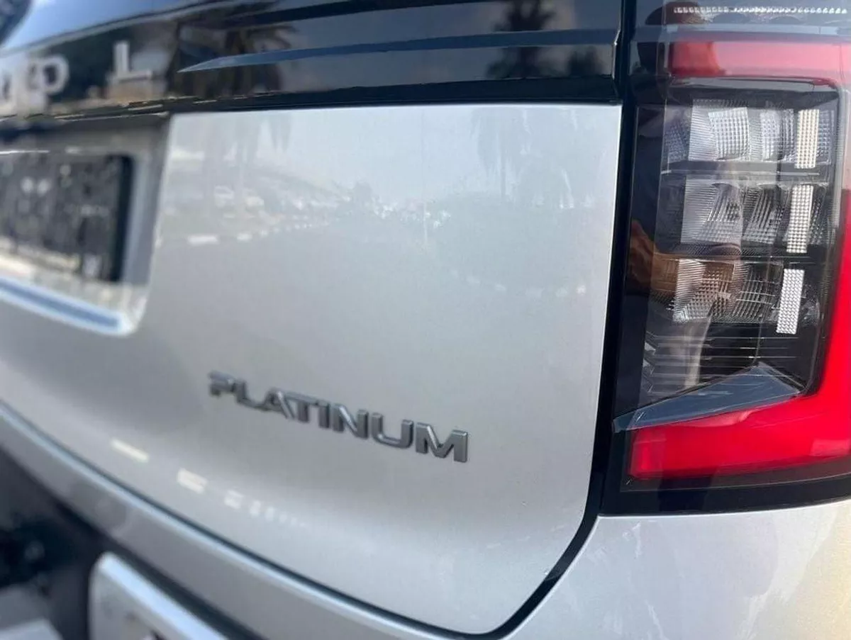 Nissan Patrol LE PLATINUM CITY-7-0