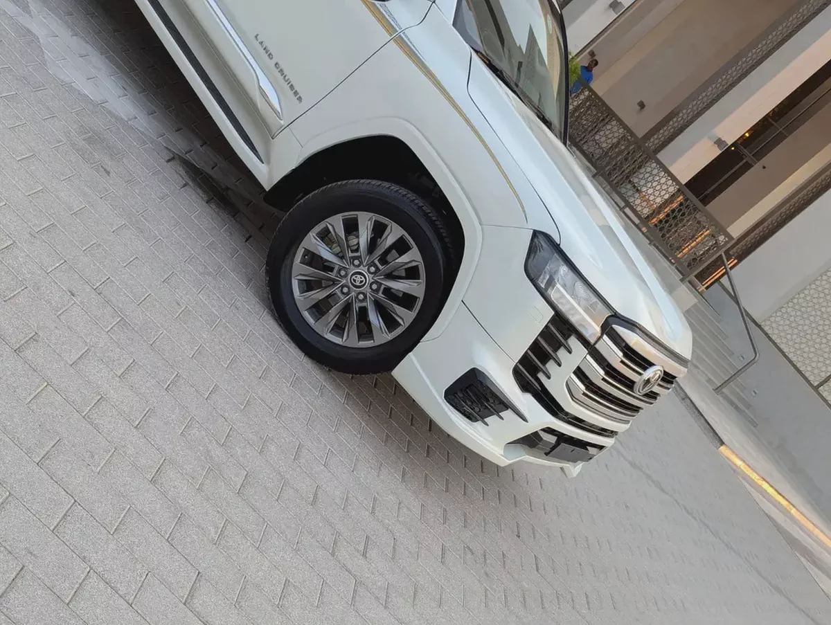 2022 Toyota Land Cruiser GXR Diesel Top full Option Twin turbo-8-8