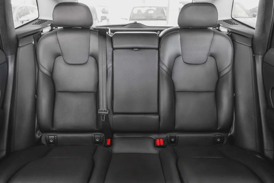 AED 2,467 / 60 months | 0% DP | 2023 Volvo Xc60 / Full Service History-11
