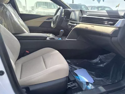 Toyota Camry LE 2025 E 2.5L-15