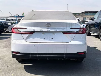 Toyota Camry LE 2025 E 2.5L-3