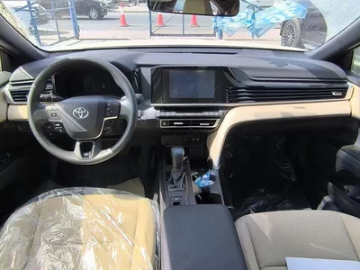 Toyota Camry LE 2025 E 2.5L-7