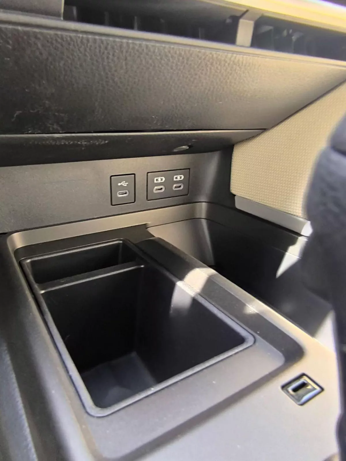 Toyota Camry LE 2025 E 2.5L-10-0