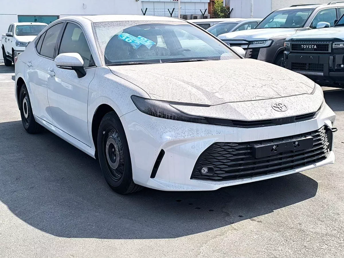 Toyota Camry LE 2025 E 2.5L