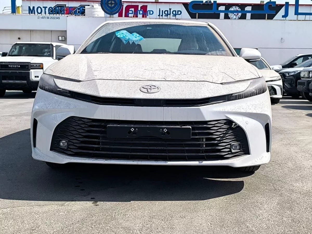 Toyota Camry LE 2025 E 2.5L-1-0