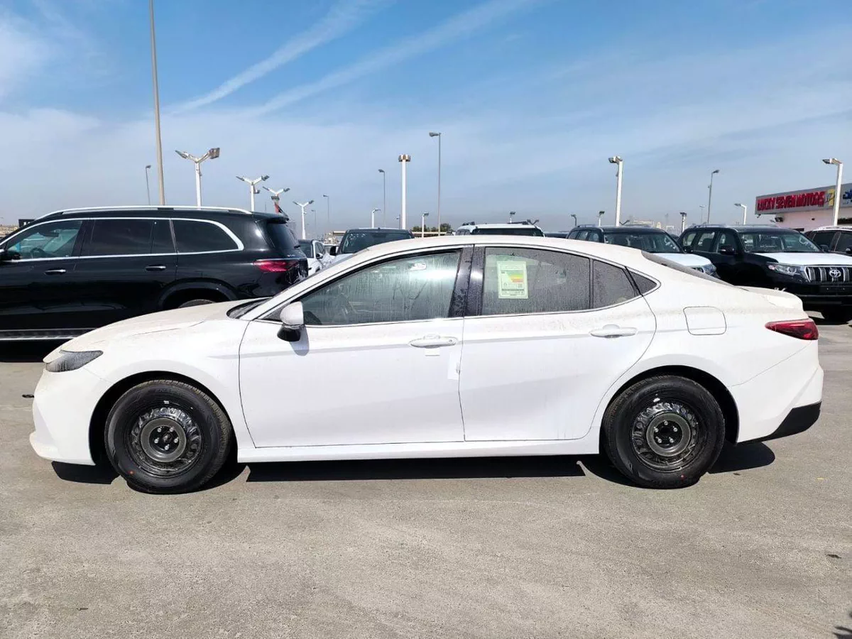 Toyota Camry LE 2025 E 2.5L-2-0