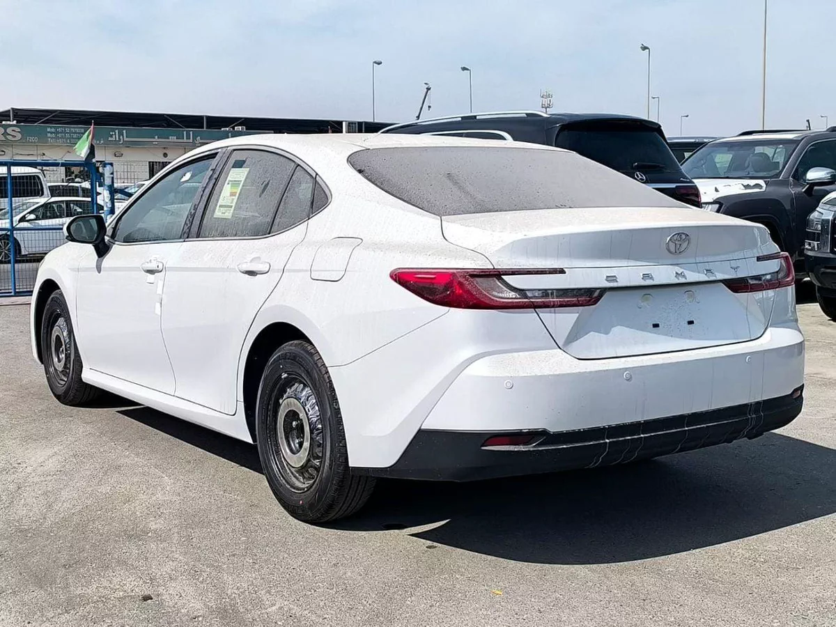Toyota Camry LE 2025 E 2.5L-4-0