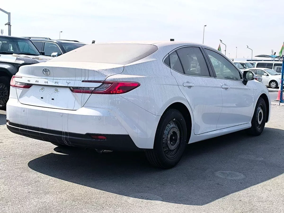 Toyota Camry LE 2025 E 2.5L-5-0