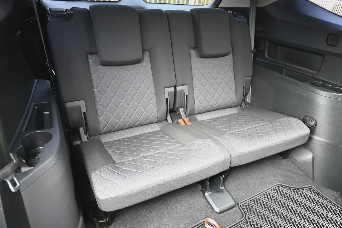 0% DP - GCC SPECS - VOLKSWAGEN TERAMONT 3.6L 4WD - FIRST OWNER - TOP SPECS-13-13