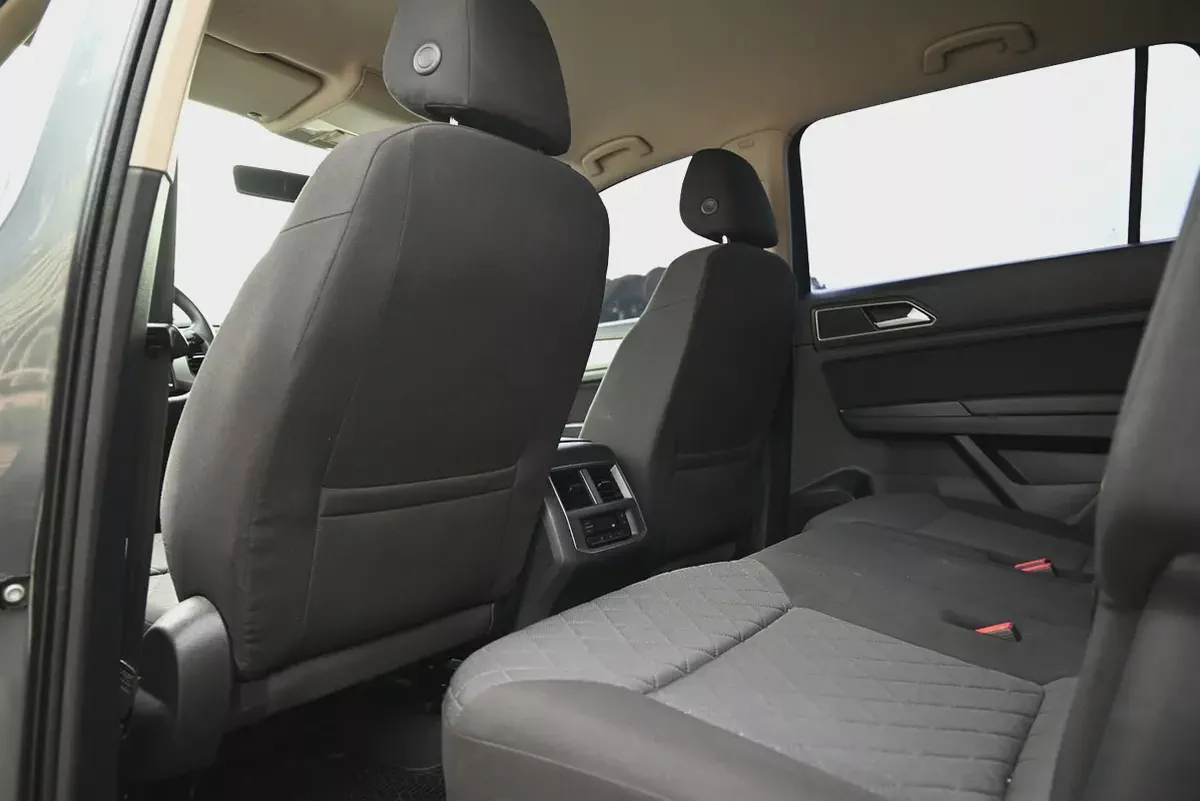 0% DP - GCC SPECS - VOLKSWAGEN TERAMONT 3.6L 4WD - FIRST OWNER - TOP SPECS-14-14