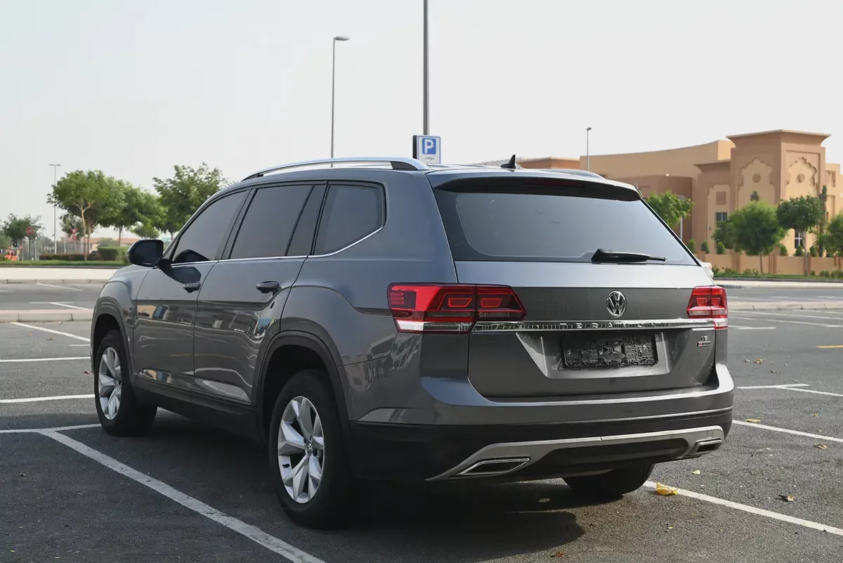 0% DP - GCC SPECS - VOLKSWAGEN TERAMONT 3.6L 4WD - FIRST OWNER - TOP SPECS-6-6