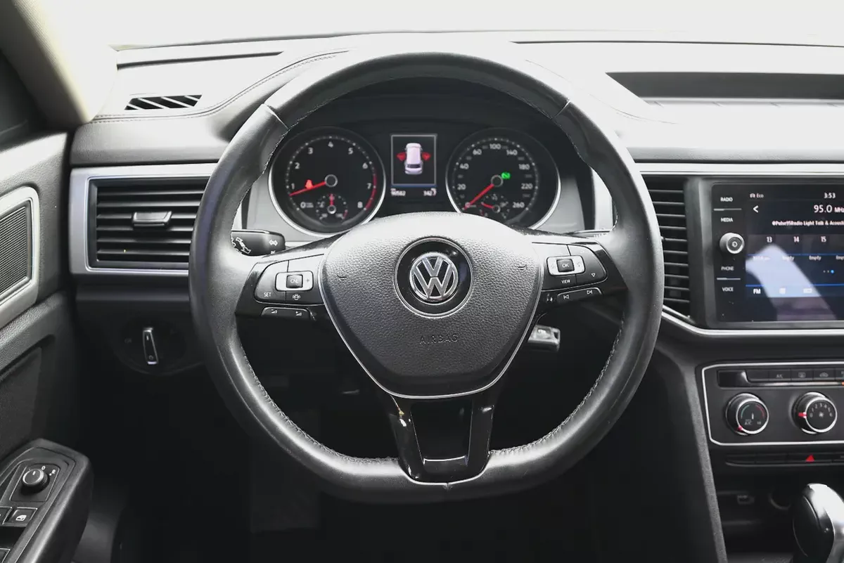 0% DP - GCC SPECS - VOLKSWAGEN TERAMONT 3.6L 4WD - FIRST OWNER - TOP SPECS-8-8