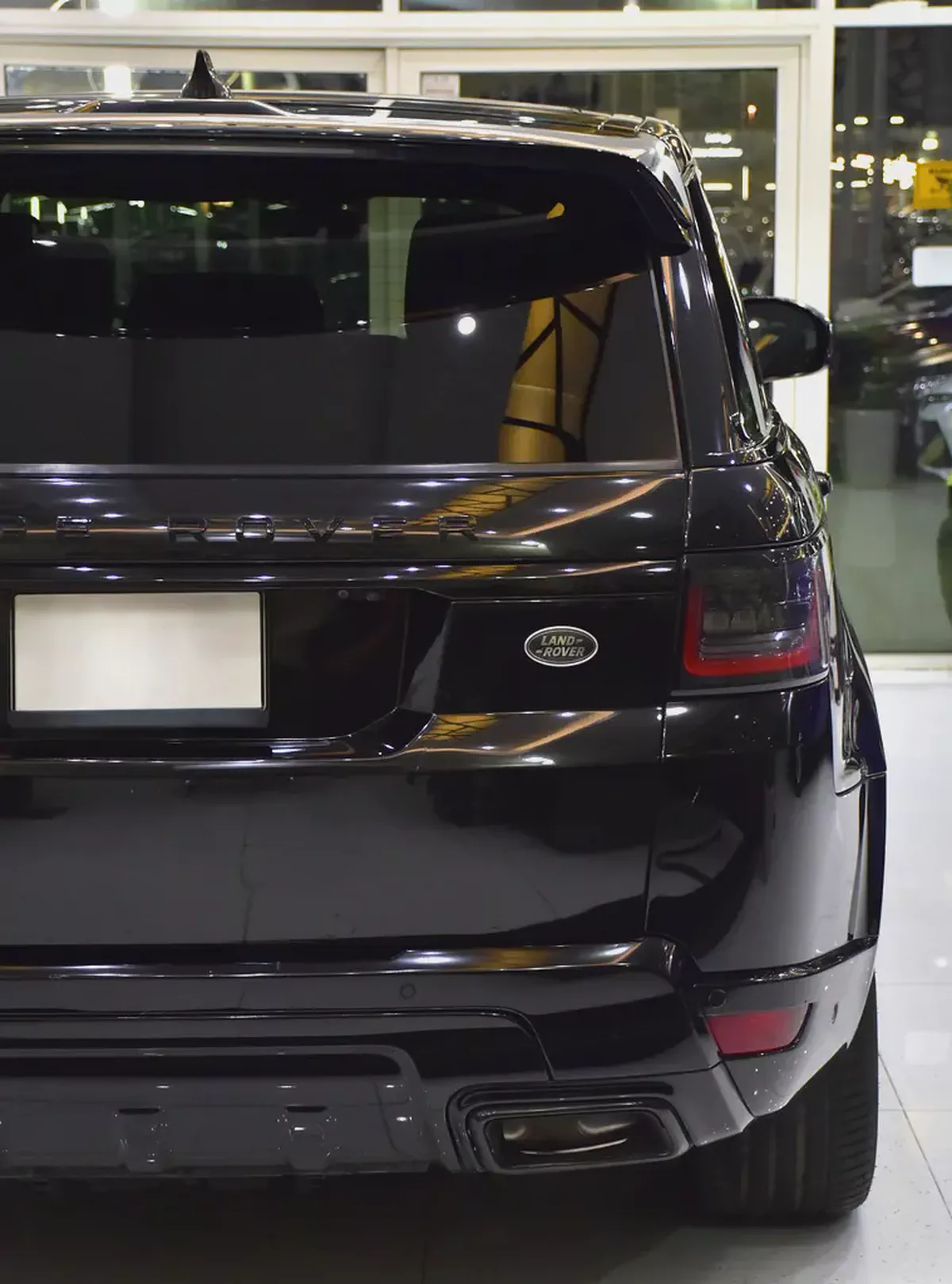 AED 2,161 EMi at 0% DP | Land Rover Range Rover Sport HSE ( 2021 Model ) in Black Color American Spe-8-8