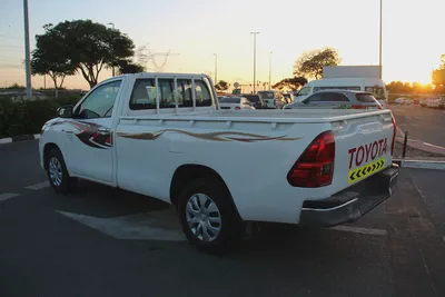 2023 Toyota Hilux Single Cab GL GCC Specs-2