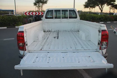 2023 Toyota Hilux Single Cab GL GCC Specs-8