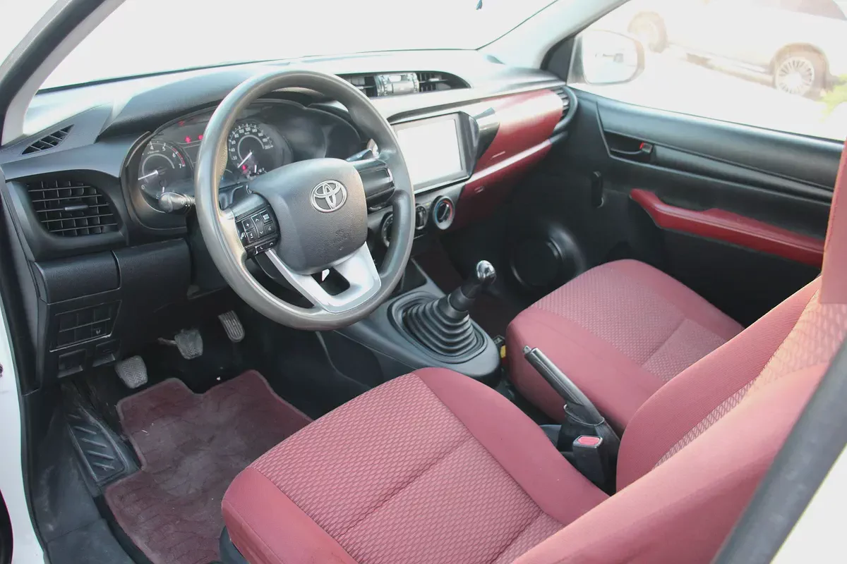 2023 Toyota Hilux Single Cab GL GCC Specs-9-9