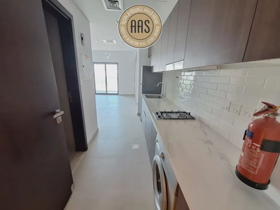 Luxurious Huge Studio Flat With Chiller Free-7