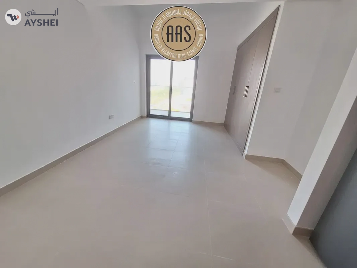 Luxurious Huge Studio Flat With Chiller Free-3-3