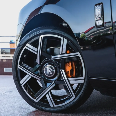 2025 Rolls-Royce Cullinan Black Badge | GCC Specs | 6000KM With Warranty + Service Contract-13