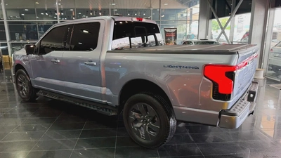 FORD F-150 LIGHTNING LARIAT ,EV, NO ACCIDENT, NO PAINT-8