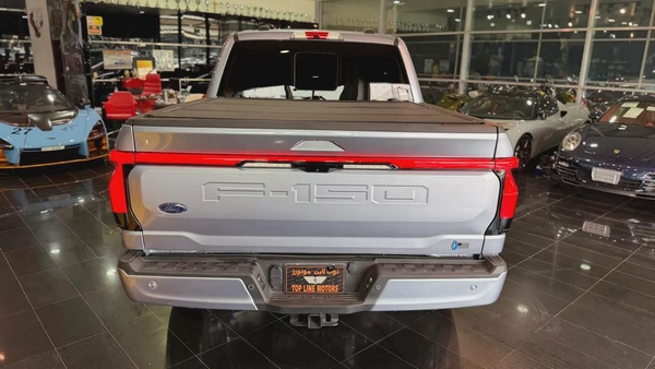 FORD F-150 LIGHTNING LARIAT ,EV, NO ACCIDENT, NO PAINT