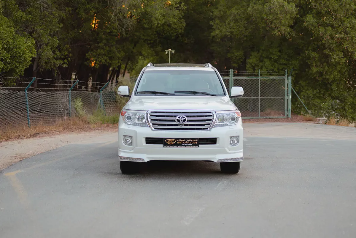 Land Cruiser VXR | 5.7L | GCC Specs | REF #T26651-5-5