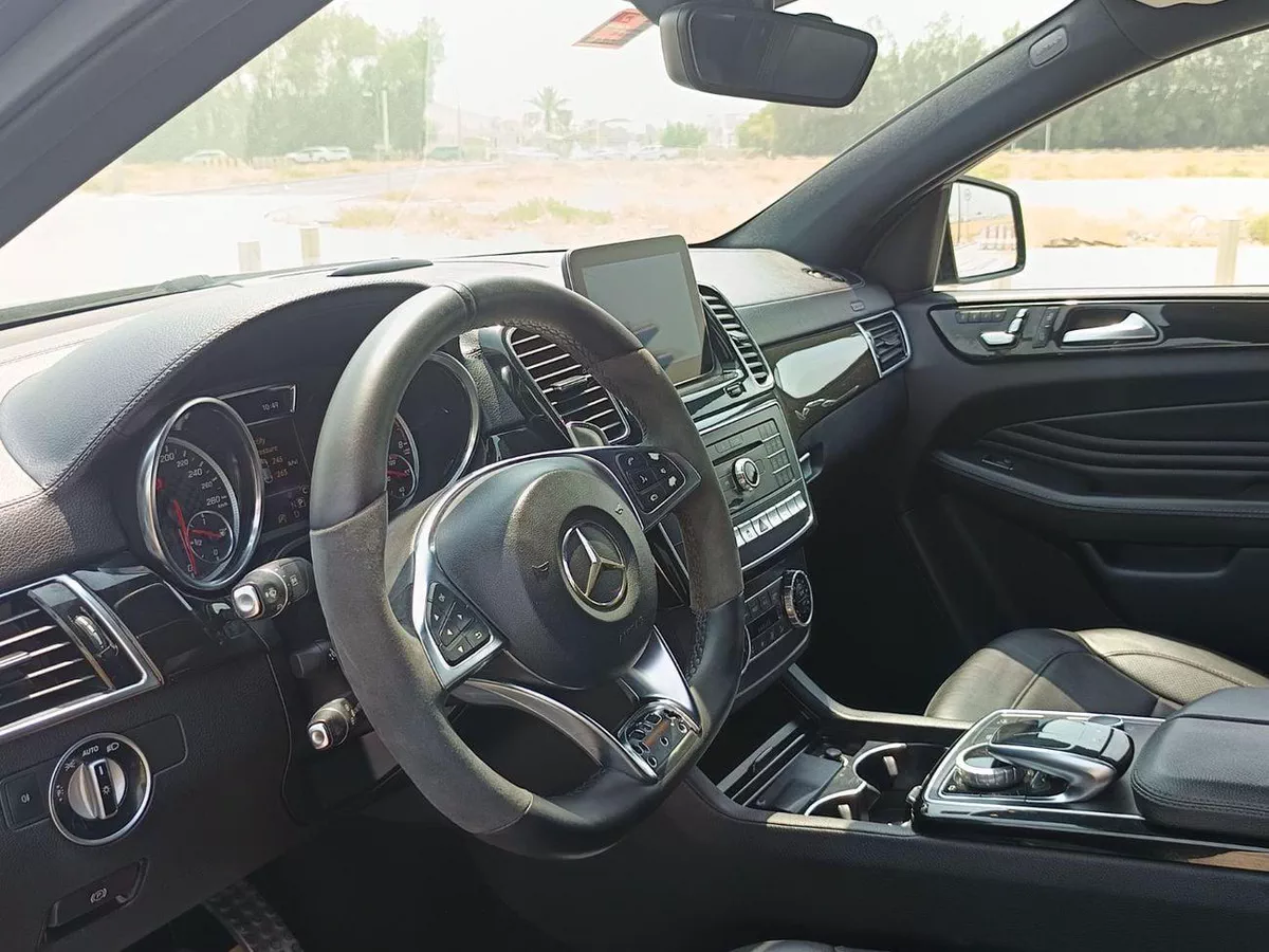 Mercedes Benz GLE43 AMG STANDARD-10-0