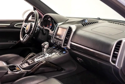 AED 3343 PM | PORSCHE CAYENNE S 2015 | HIGH SPECS | PRISITINE CONDITION | 1 YEAR WARRANTY | GCC-9