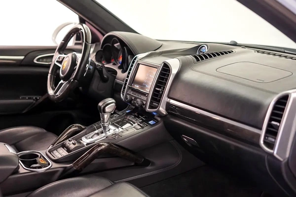 AED 3343 PM | PORSCHE CAYENNE S 2015 | HIGH SPECS | PRISITINE CONDITION | 1 YEAR WARRANTY | GCC
