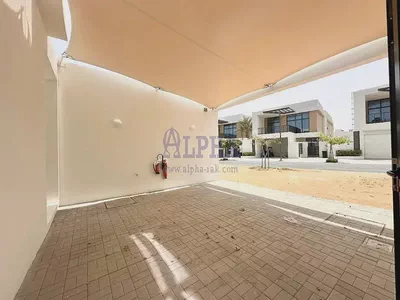 Spacious New 4 Bed + maids room | Close to the Beach-1