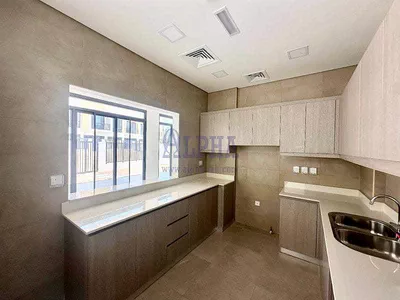Spacious New 4 Bed + maids room | Close to the Beach-7