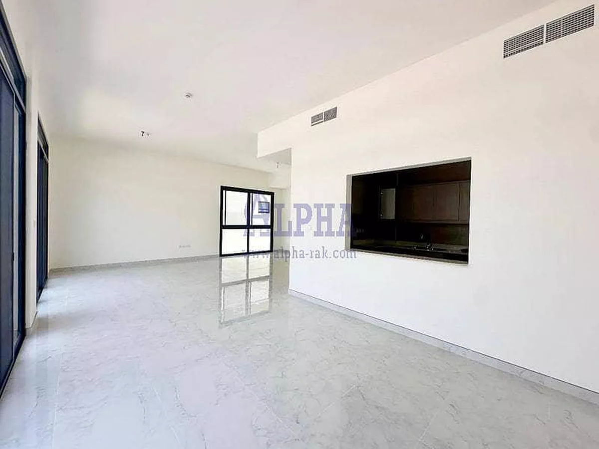 Spacious New 4 Bed + maids room | Close to the Beach-6-6