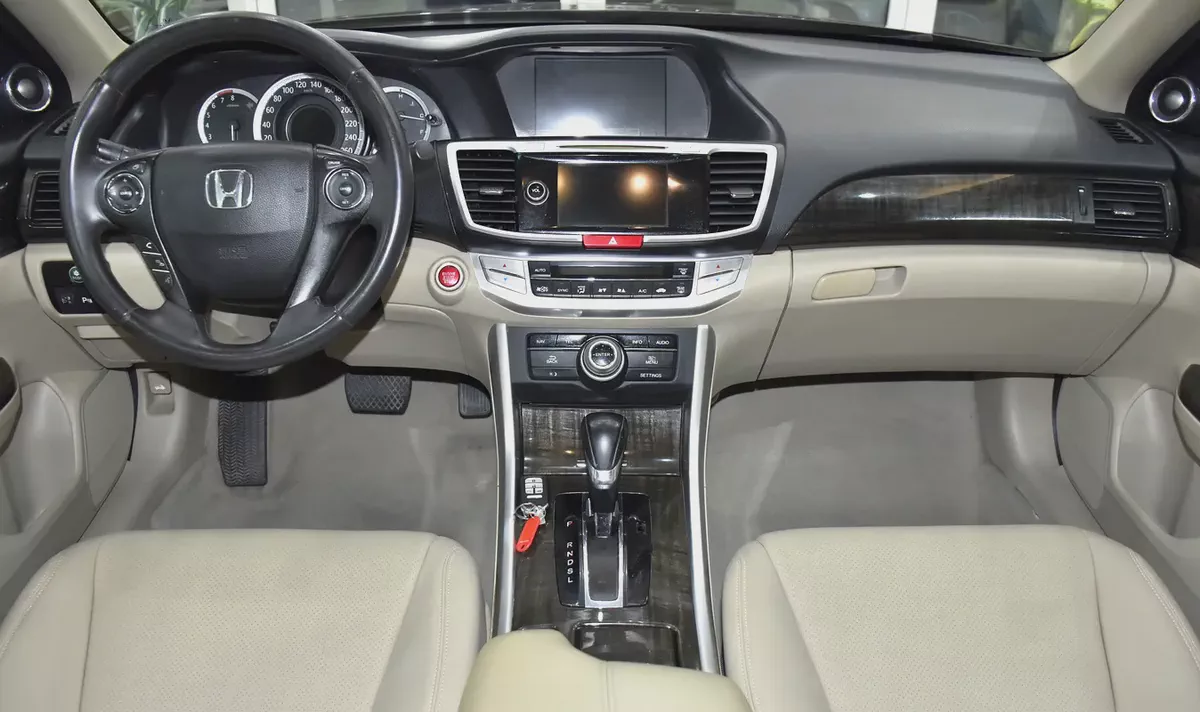 EXCELLENT DEAL for our Honda Accord i-Vtec ( 2016 Model ) in Burgundy Color GCC Specs-10-10