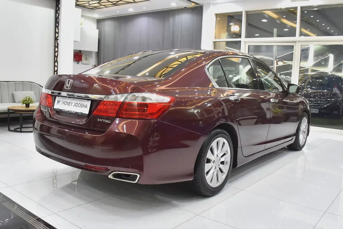EXCELLENT DEAL for our Honda Accord i-Vtec ( 2016 Model ) in Burgundy Color GCC Specs-5-5