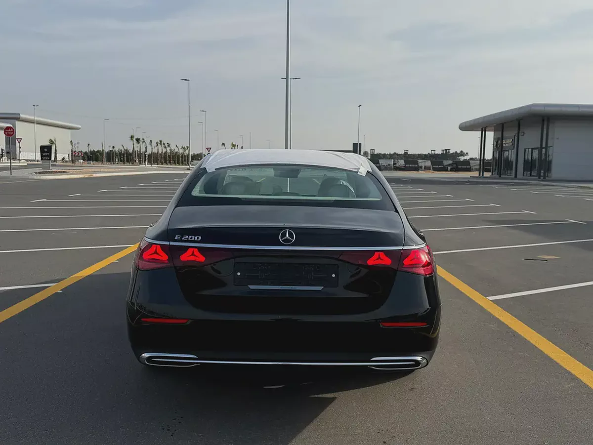 Brand New | 2026 Mercedes-Benz E-Class E 200 | Korean Specs | Brand New Luxury-5-5