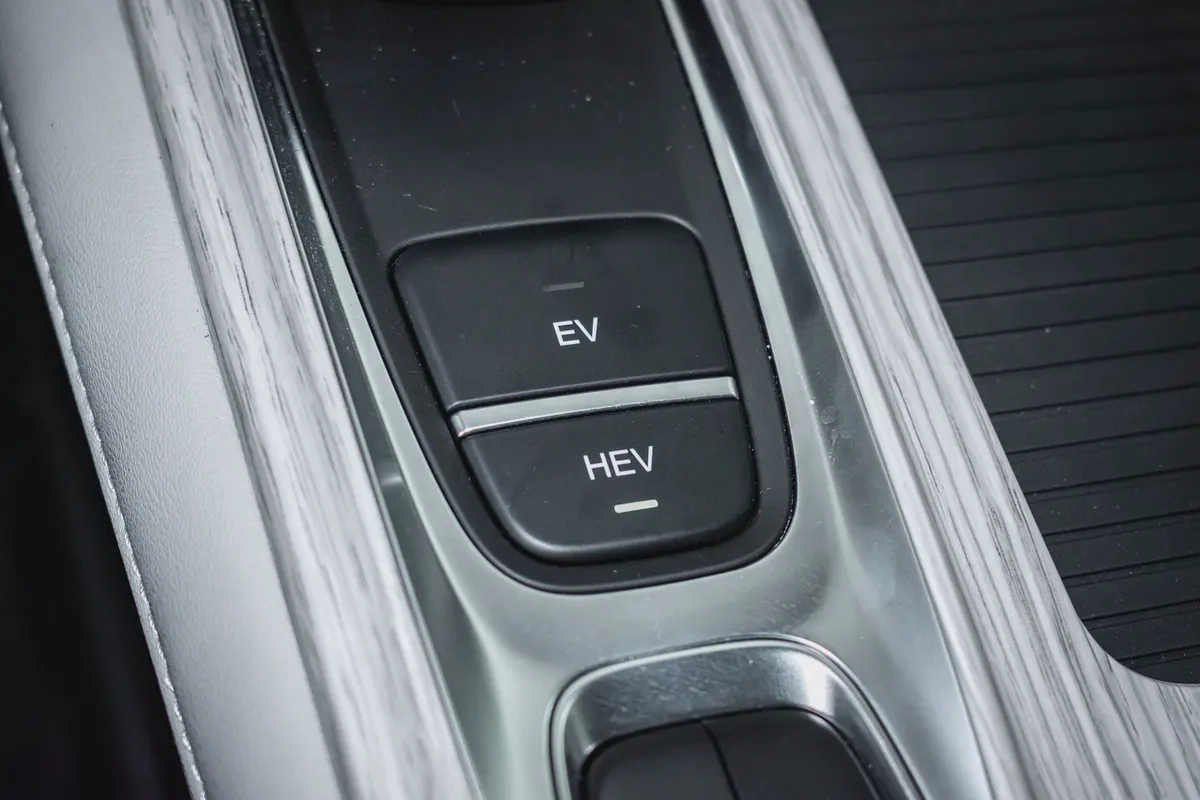 2YR WARRANTY | AED 1,300 PM | GCC | 1.5L PLUG-IN HYBRID | 1,200KMS RANGE