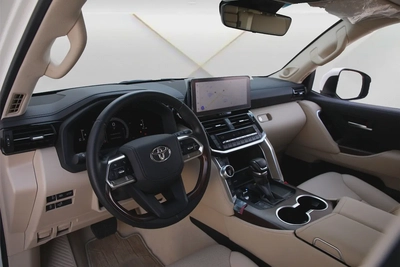 2025 TOYOTA LAND CRUISER GXR TWIN TURBO - GCC - UNDER DEALER WARRANTY - ORIGINAL PAINT-FULLY LOADED-7