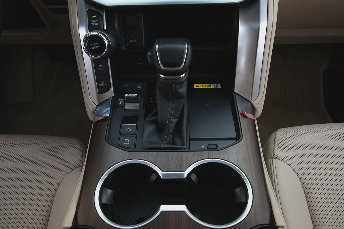 2025 TOYOTA LAND CRUISER GXR TWIN TURBO - GCC - UNDER DEALER WARRANTY - ORIGINAL PAINT-FULLY LOADED-16-16