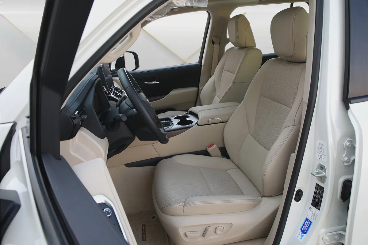 2025 TOYOTA LAND CRUISER GXR TWIN TURBO - GCC - UNDER DEALER WARRANTY - ORIGINAL PAINT-FULLY LOADED-8-8
