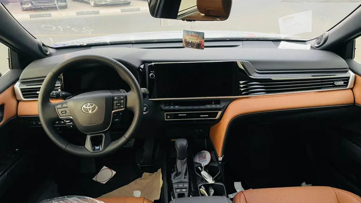 Toyota Camry CAMRY 2.5 HYBRID LUMEIR-9-0