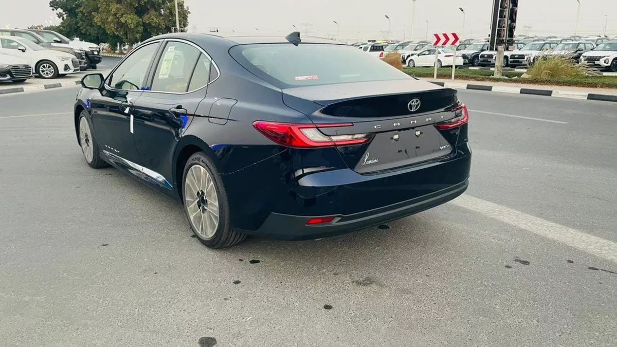 Toyota Camry CAMRY 2.5 HYBRID LUMEIR-17-0