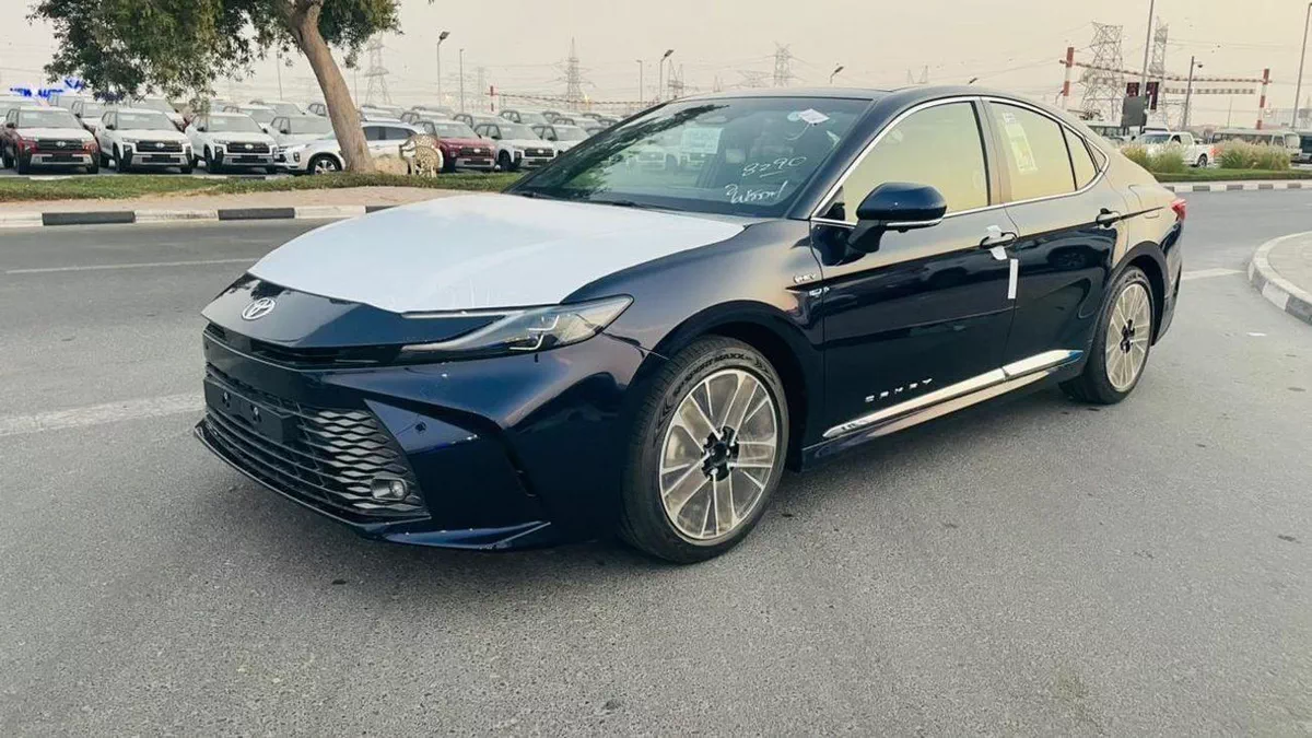 Toyota Camry CAMRY 2.5 HYBRID LUMEIR-1-0